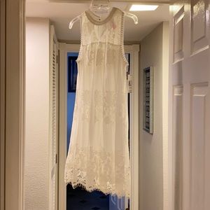 White lace sleeveless short dress